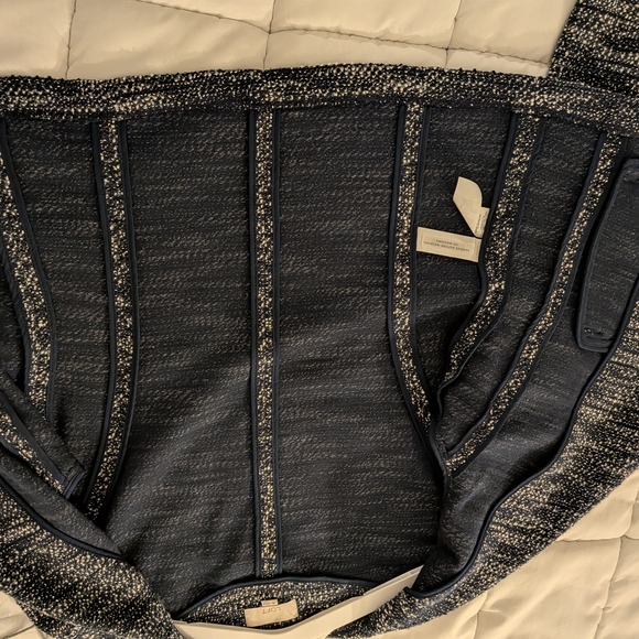 LOFT Navy and White Textured Blazer M size - Picture 7 of 7